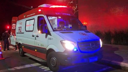 Agressivo, homem é contido pelas equipes do Samu e Guarda Municipal no Centro de Cascavel