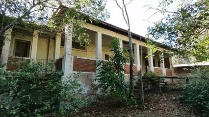 CARRO E MÓVEIS FICARAM ABANDONADOS NA MANSÃO DO ZEQUINHA DE ABREU