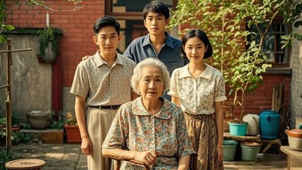 After Rebirth, the Old Lady's Devotion to Protecting Her Daughter ！
