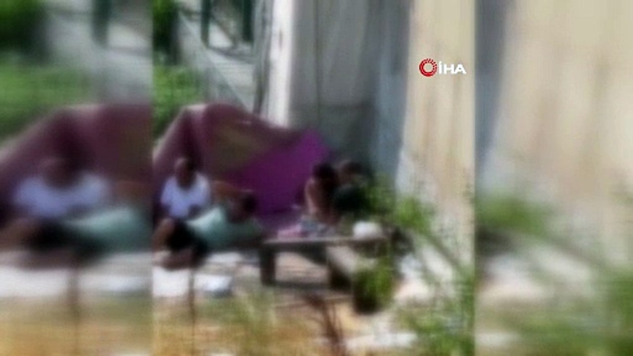 Esenyurt'ta Gündüz Vakti Uyuşturucu Kullanan Şahıslar Cep Telefonu Kamerasına Yansıdı