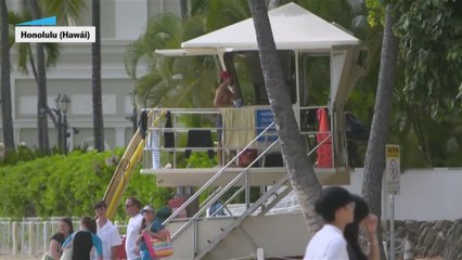 Una playa en Hawái es evacuada tras la activación de alarmas de tsunami