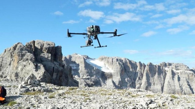 Cima Falkner, il video dei droni «scanner» per monitorare l’evoluzione del crollo sulle Dolomiti di Brenta: «Fratture in evoluzione»