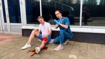 How to Give First Aid in Public Situations