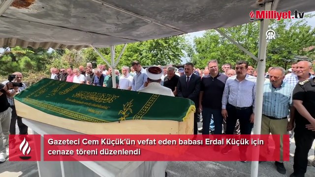 Gazeteci Cem Küçük'ün vefat eden babası Erdal Küçük için cenaze töreni düzenlendi