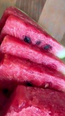 Panzanella con anguria e feta: rivisitazione estiva