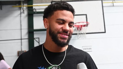 Ajay Mitchell, champion NBA de retour « à la maison », raconte sa vie aux États-Unis