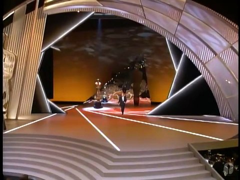 Michelangelo Antonioni recibe un Oscar