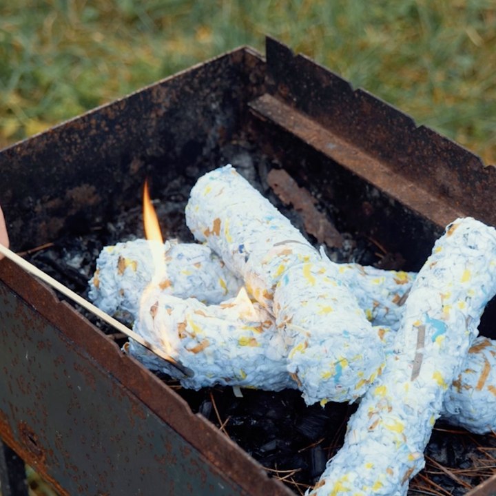 Fabriquer un allume-feu avec du papier recyclé 🔥📄📄