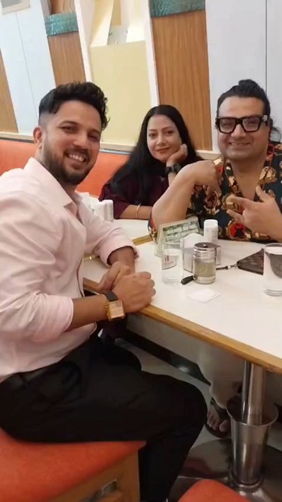 Bobby Kumar and choreographer Mudassar Khan had a successful meeting today for the Bawra music ꧁⪻♥ ɑɑｗrɑ ishq ♥⪼꧂music video rising star of bollywood. Mr. Raj Thakur 🎬 Song Title: "Bawra Ishq"