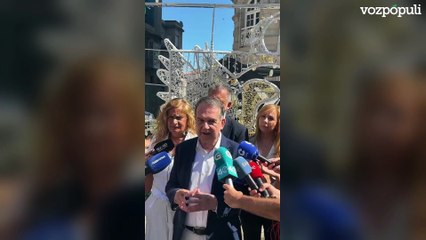 Abel Caballero da el pistoletazo de salida a la Navidad en Vigo en pleno verano y a 29 grados