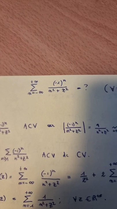 Calcul de la somme Σ(-1)^n/n²+z² 💀