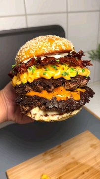 Premium burger #fypageシ #foryourpage #Cooking #homecooking #yummyfood #Goodfood #FoodLovers #eating #simplerecipe #burger #beef #burgerbun #BurgerKing #beefrecipes #eating #cookingwithlove