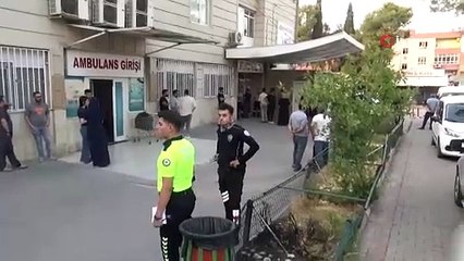Şanlıurfa’da acil doktoru ve güvenlik görevlisine bıçaklı saldırı anı kamerada