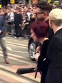 El conmovedor llanto de Sharon Osbourne en el funeral de Ozzy.