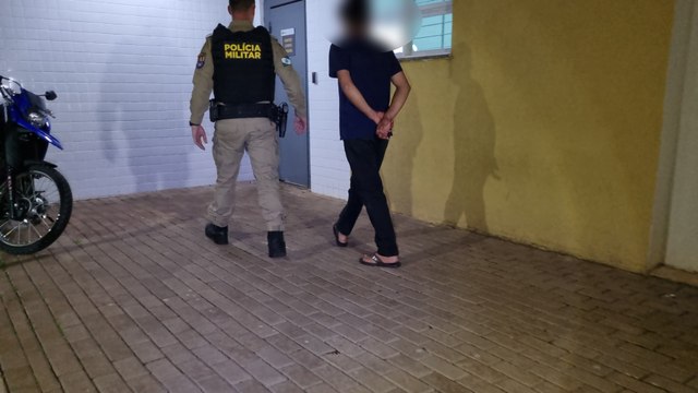 Pai chega em casa e agride filha de 14 anos; homem é levado à delegacia de Cascavel