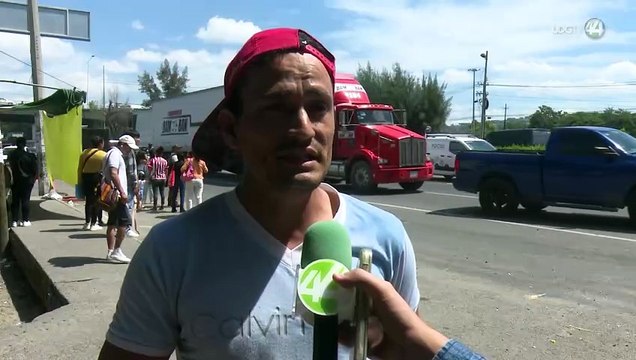 Miles sufren caos vial en Carretera Chapala; obras de carriles laterales concluirán en agosto