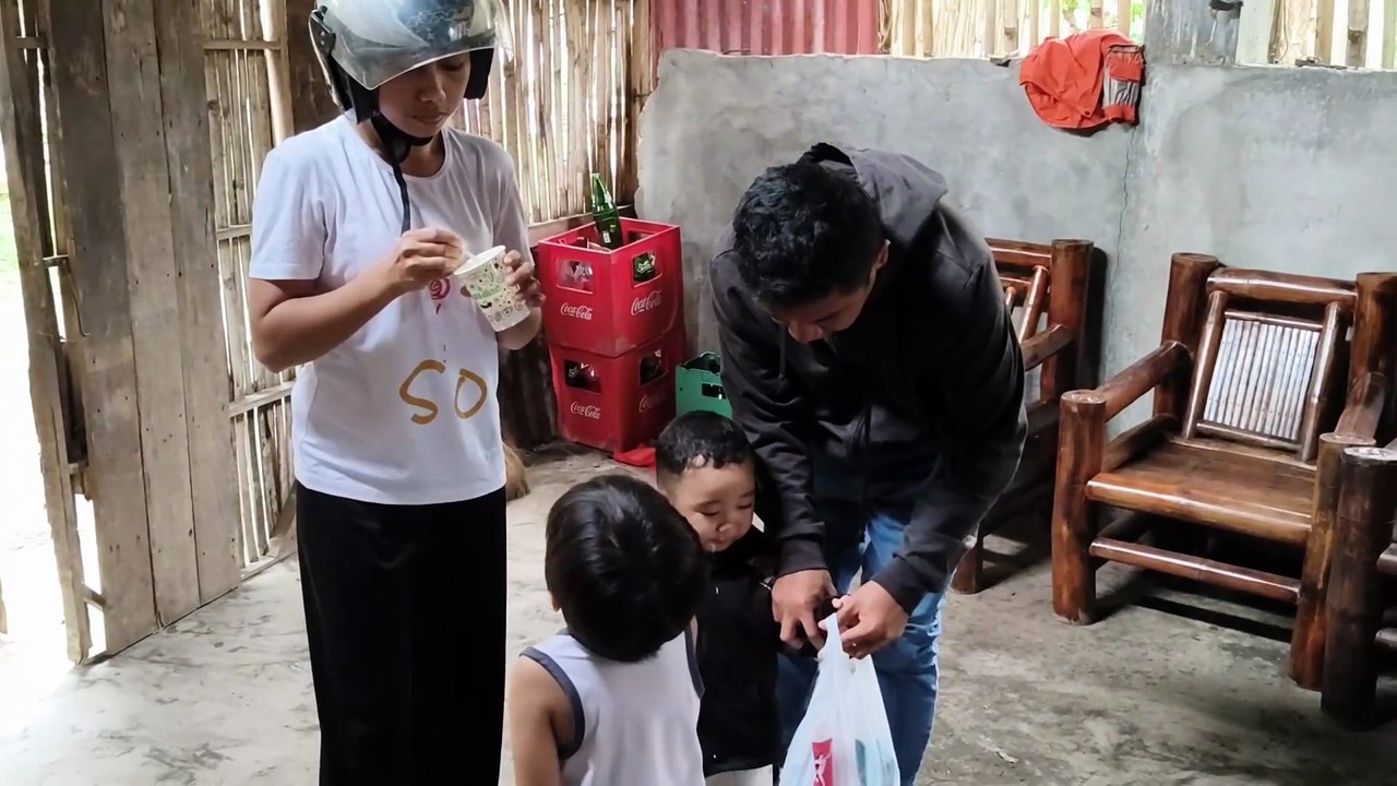 Grey & Isaiah Eat Ice Cream!