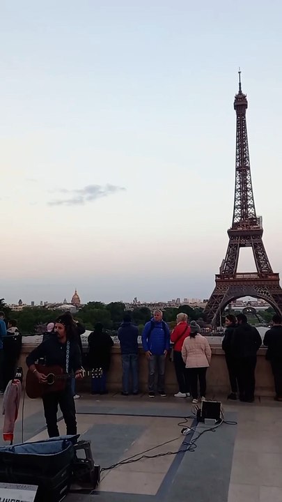 Parisian Music Vibe Around Eiffel Tower #musicvideo  #magical #eiffeltower #traveling  #music  (32)