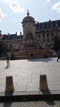 Paris, Capital of France, is a Beautiful European City #france #paristour #pariscity #travel (10)