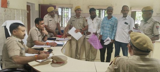 परिवादियों के बीच आईजी ने आईओ से की सीधी बात, बोले मामले में इतनी देरी  क्यों?