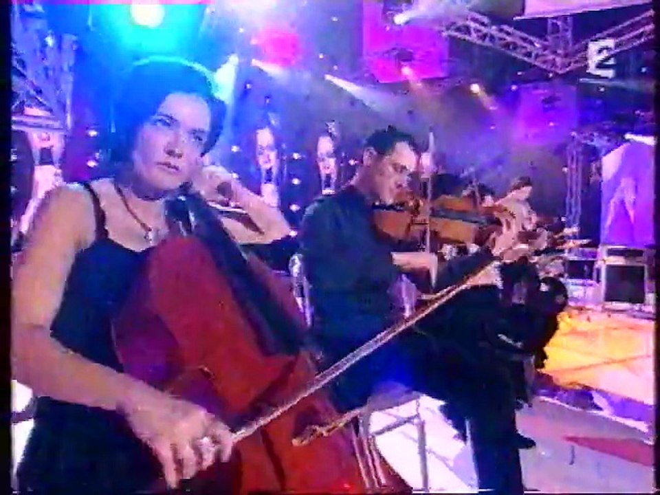 Johnny Hallyday & Isabelle Boulay – "Tout au bout de nos peines" (Duo virtuel) | La Fête de la Chanson Française 2005 - France 2