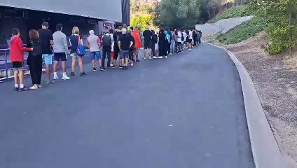 Colas en el José Zorrilla para cambiar el asiento