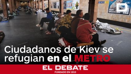 Residentes de Kiev buscan refugio en el metro durante los bombardeos nocturnos rusos