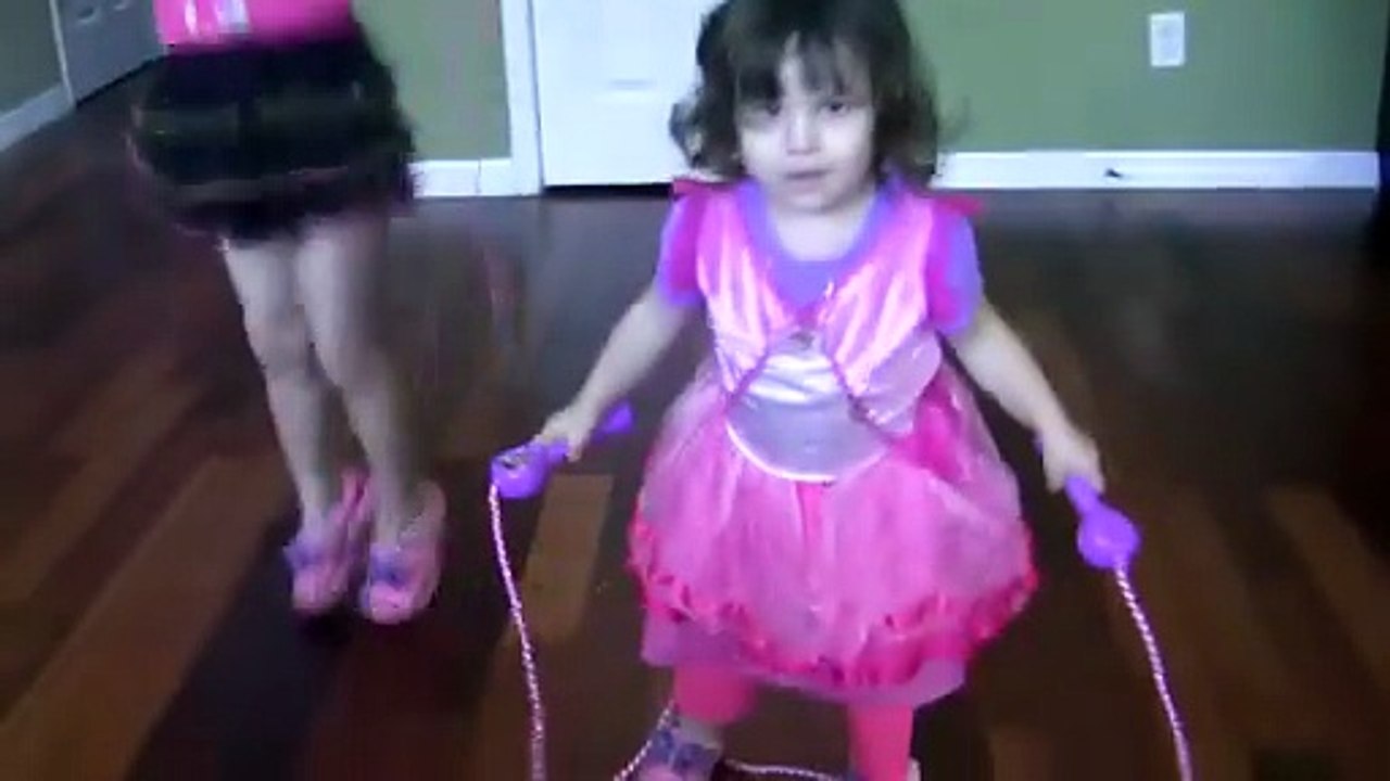 Bet On Your Baby Uruguay Episode Clip from 3.25.2013 Twins use Jumping Rope!