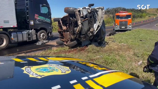 Motorista morre e outro fica preso às ferragens em violenta colisão na BR-369 na BR-369 entre Corbélia e Ubiratã