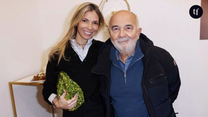 "Elle n'a pas 15 ans !" : Cet acteur français en couple avec une femme de 30 ans sa cadette, il se justifie en interview