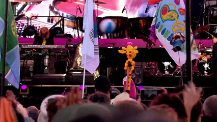 The Bitch Is Back - Elton John (live)