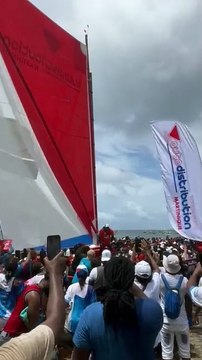 YOLES 5E ETAPE LE CRI DE GUERRE DES SUPPORTERS DE SARA AUTODISTRIBUTION