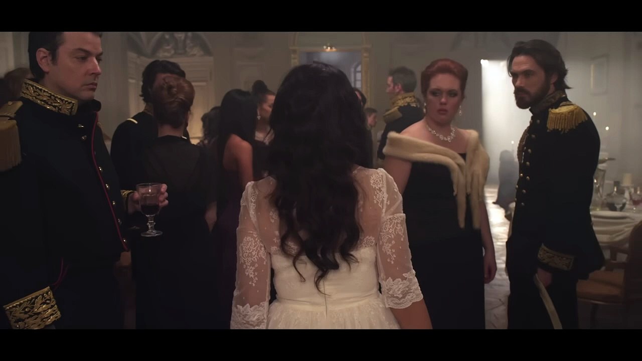 Indila - Tourner Dans Le Vide (Official Music Video)