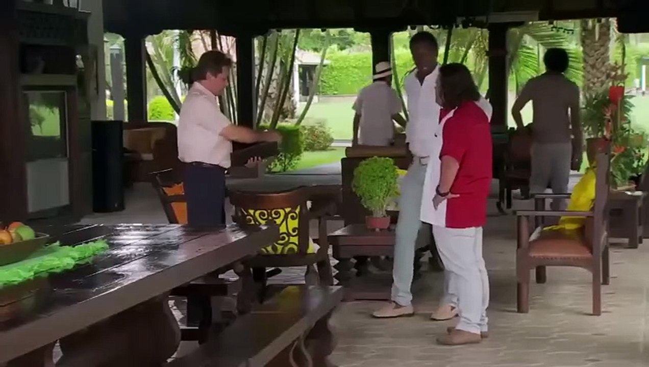 _El Loco_ Higuita vuelve a las canchas   -  Capítulo 9  -   La Selección 2  - Caracol Televisión(480P)