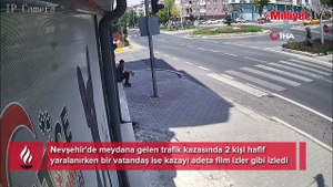 Kazayı izleyen vatandaşın verdiği tepki dikkat çekti! Işık ihlali...