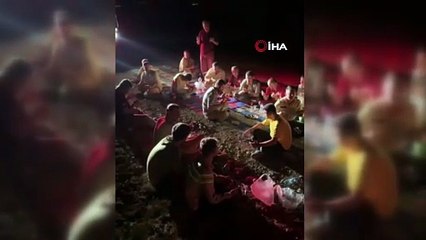 Alevlerin arasında karnını doyuran ormancılardan bu görüntüleri tüm Türkiye'yi duygulandırdı