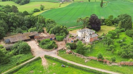 Rundown 15-bed Georgian mansion sells for £870k at auction after furious bidding war