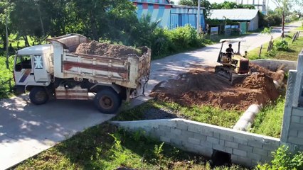Clean The Drainage System in Front of The House And The Garbage Behind The House to Improve TheHouse