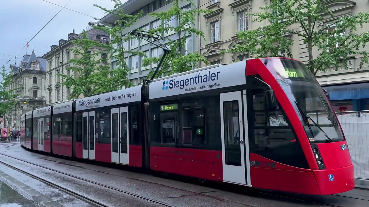 Balades et découvertes, les tramways de Bern sous la pluie film by JC Guerguy Ciné Art Loisir. Dalida singt auf Deutsch Am tag als der regen kam