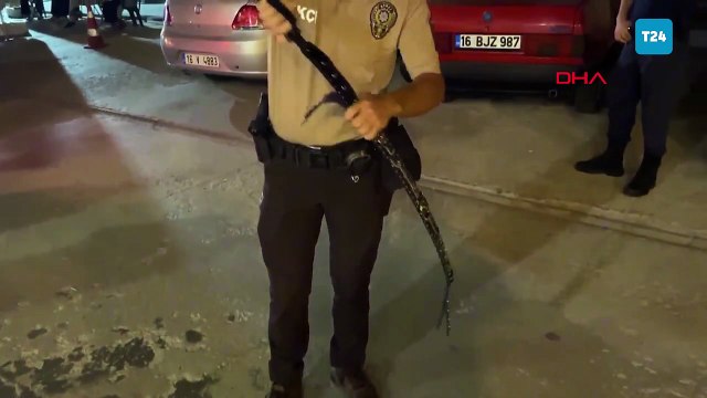 Üzerindeki kemer görünümlü kılıftan döner bıçağı çıktı!