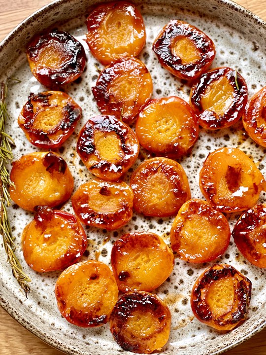 Dessert Express : Abricots Rôtis au Miel et au Romarin  | Idée Recette Dessert Rapide et Facile