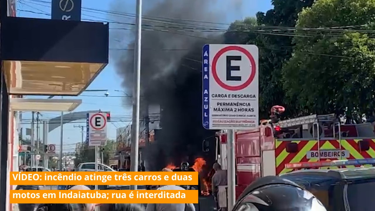 VÍDEO: incêndio atinge três carros e duas motos em Indaiatuba; rua é interditada