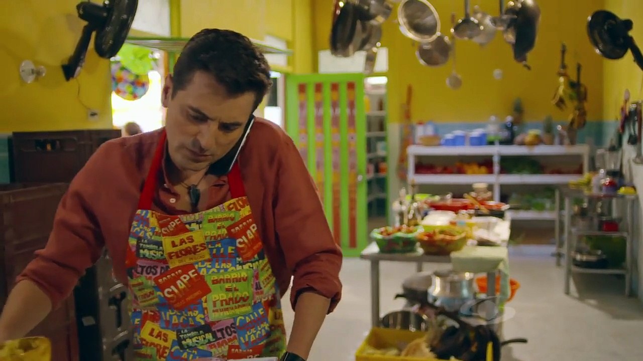 Majo le hace creer a Eli que está completamente enamorada de Fernando