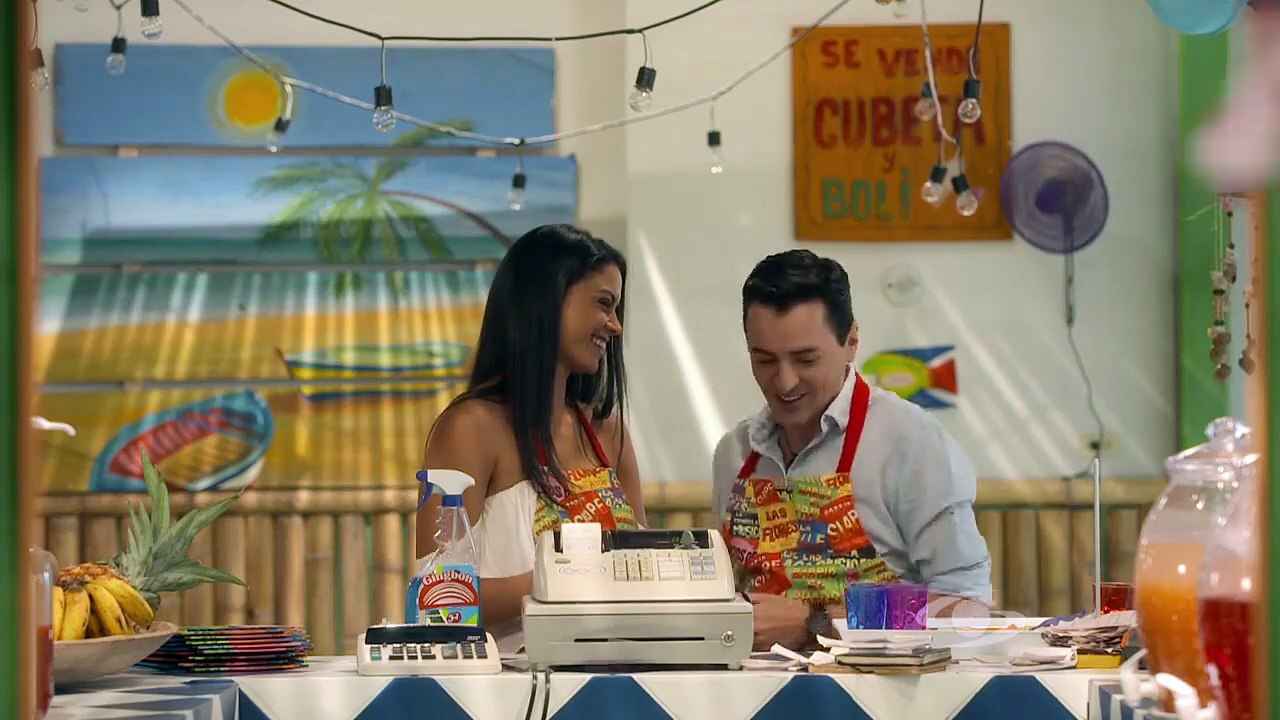 Alejo invita a Eli a comer para celebrar que pasó su examen con cinco