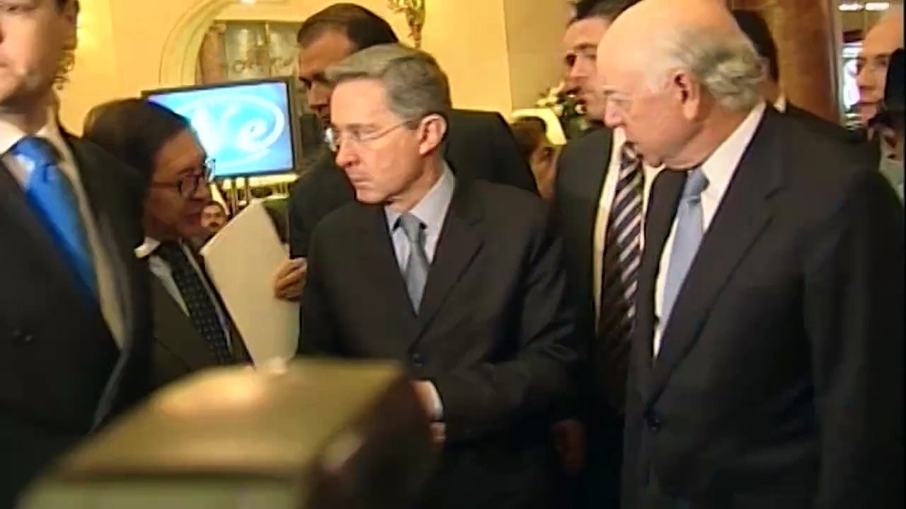 Condenado a doce años de prisión domiciliaria el expresidente colombiano Álvaro Uribe