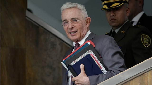 Condenan a Álvaro Uribe a 12 años de prisión domiciliaria