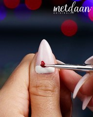 Holiday spirit starts with festive nails! 🎄🎅