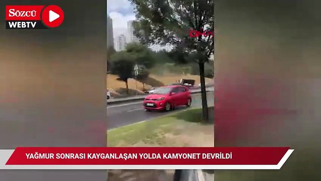 Gaziosmanpaşa'da yağmur sonrası kayganlaşan yolda kamyonet devrildi