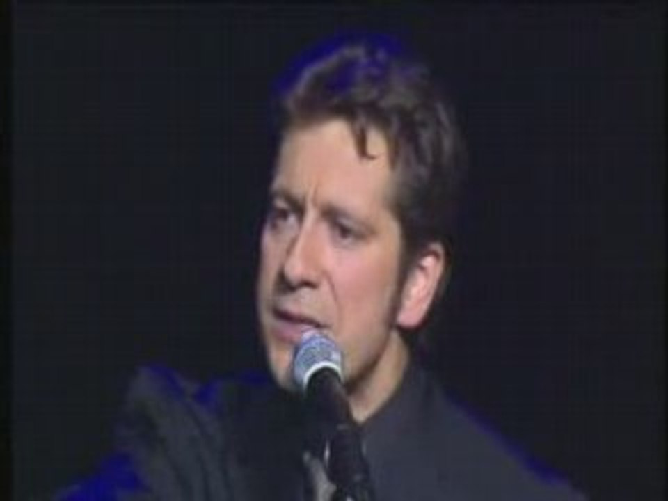 Laurent Gerra imite Sarkozy et Le Pen