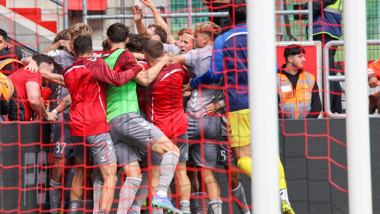 Dropkick von Eichinger: Last-Minute-Rettung für Regensburg